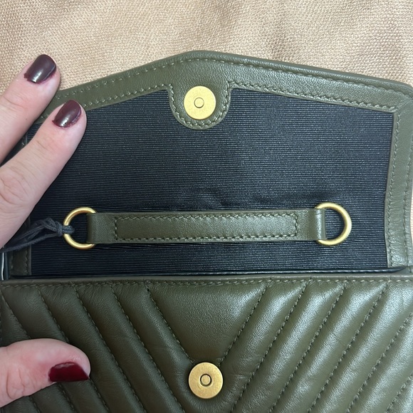 Brand new Vince Camuto Olive Wallet that can be converted to Crossbody bag - Picture 5 of 8